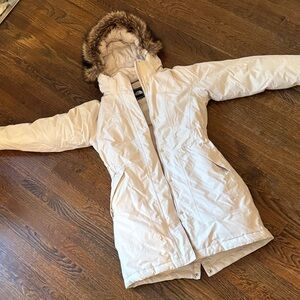 The North Face Women's White Ski/Snow Jacket with Faux Fur Hood